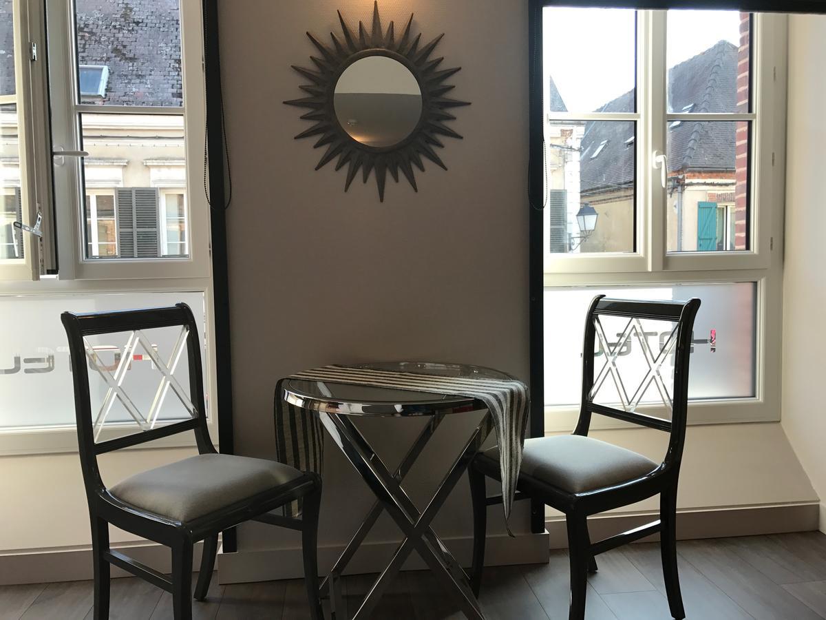 Logis Hotel-Restaurant Le Relais D'Aligre Châteauneuf-en-Thymerais Eksteriør bilde